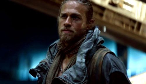 Charlie Hunnam incarnera le tueur Ed Gein